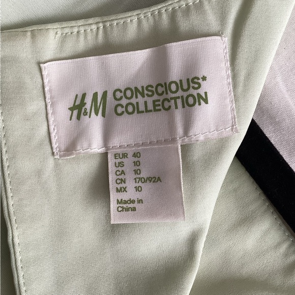 Tropical short sleeve dress with Toucan print - Picture 3 of 3